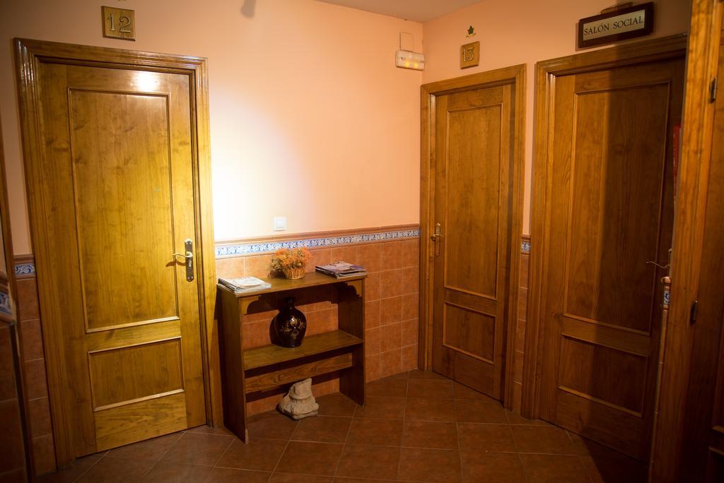 Hostal Hueso Trujillo Exterior photo