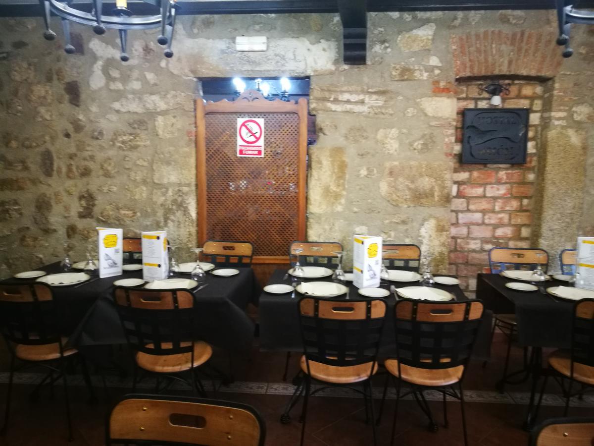 Hostal Hueso Trujillo Exterior photo