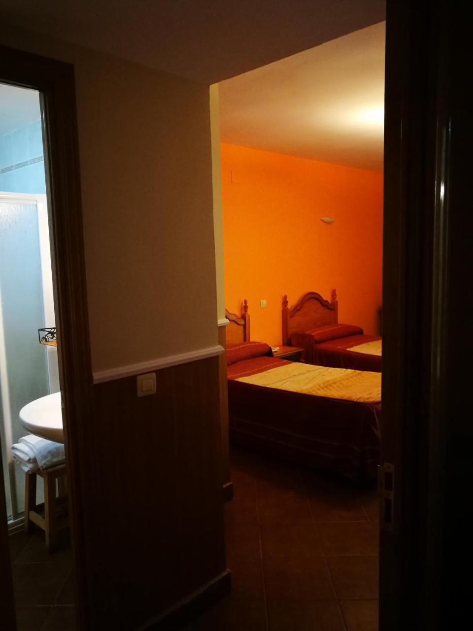 Hostal Hueso Trujillo Exterior photo